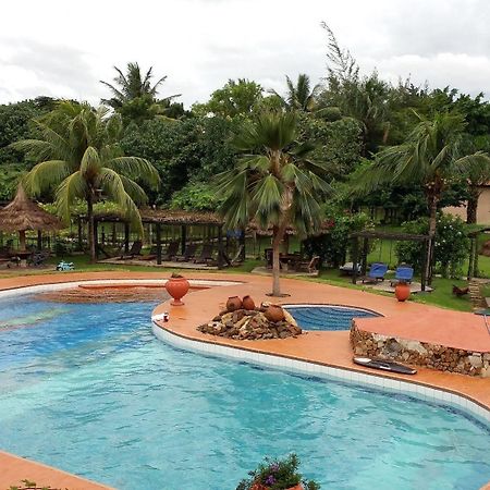 Afrikiko River Front Resort Akosombo Экстерьер фото