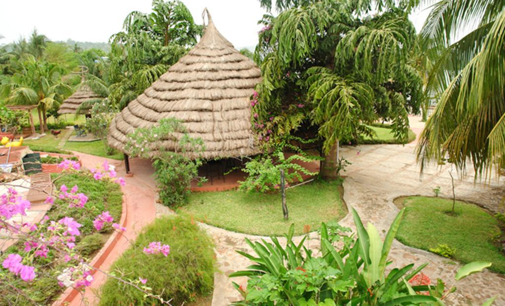 Afrikiko River Front Resort Akosombo Экстерьер фото