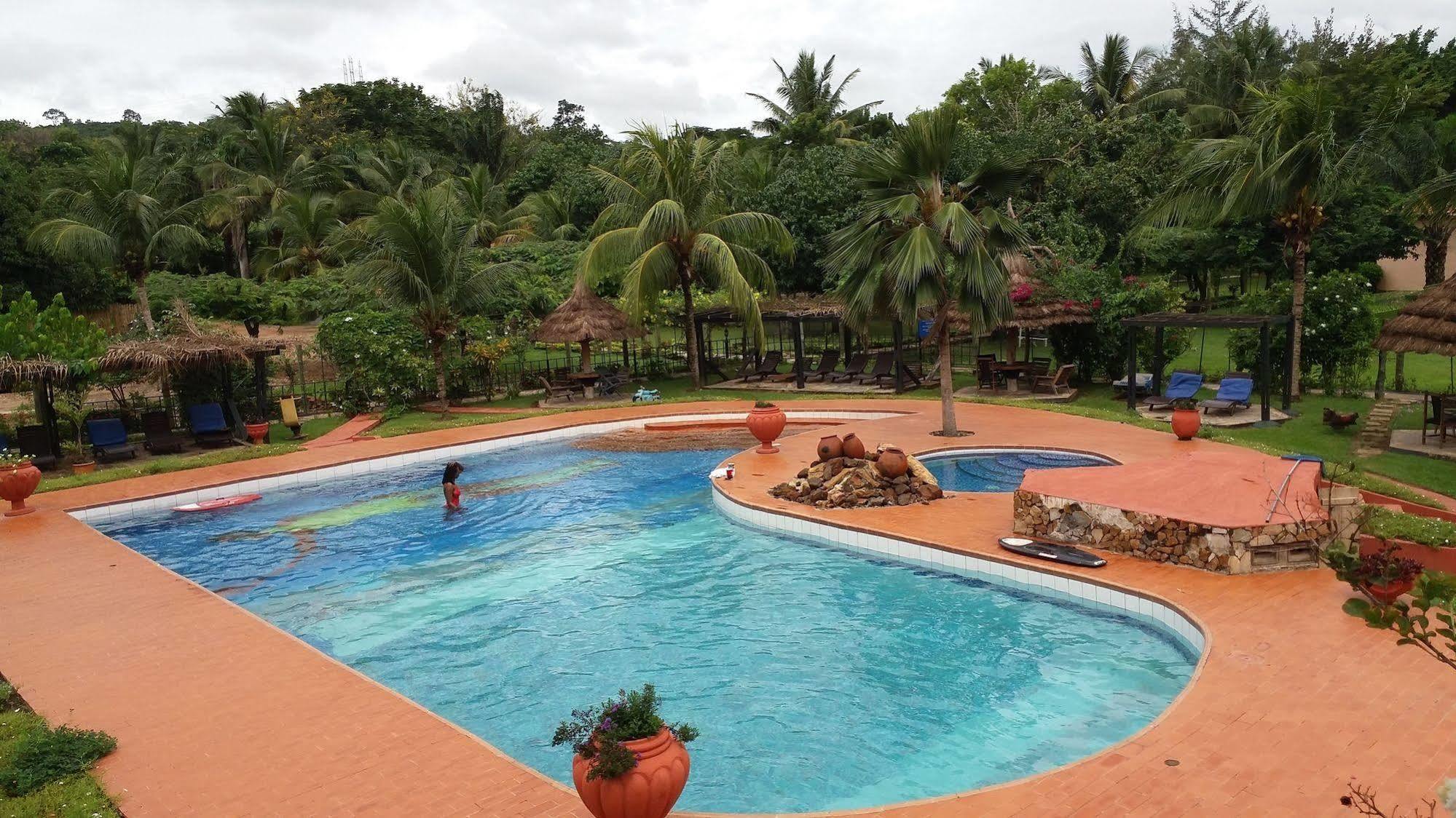 Afrikiko River Front Resort Akosombo Экстерьер фото